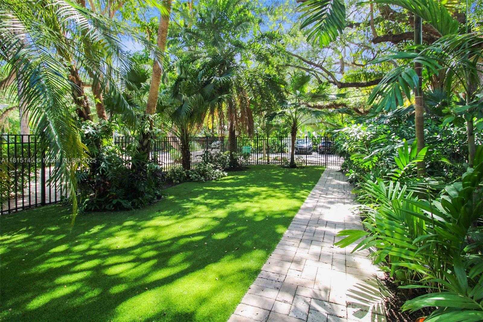 Small Image of 3665 JUSTISON RD #., Miami Number 35