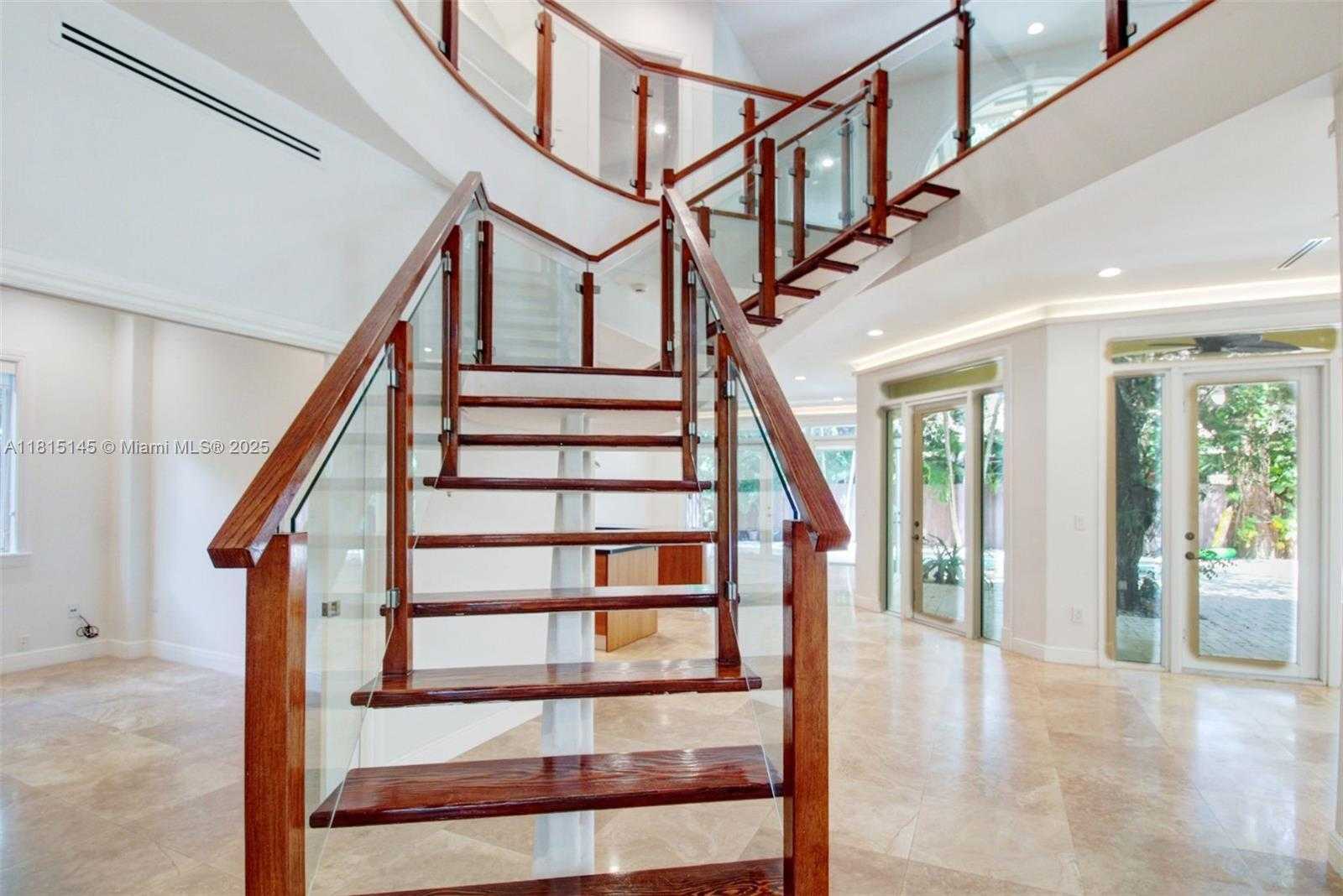 Small Image of 3665 JUSTISON RD #., Miami Number 6