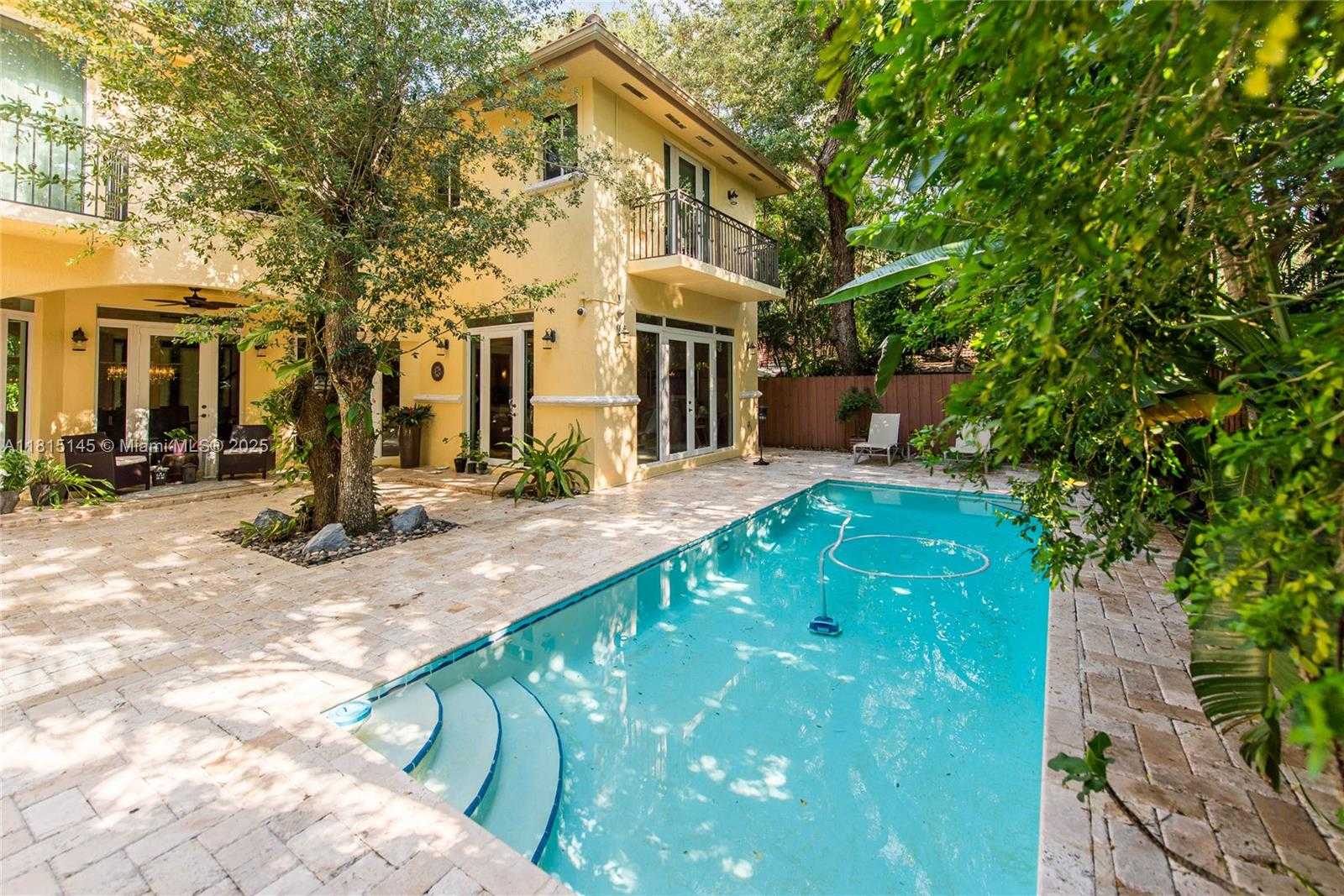 Small Image of 3665 JUSTISON RD #., Miami Number 8