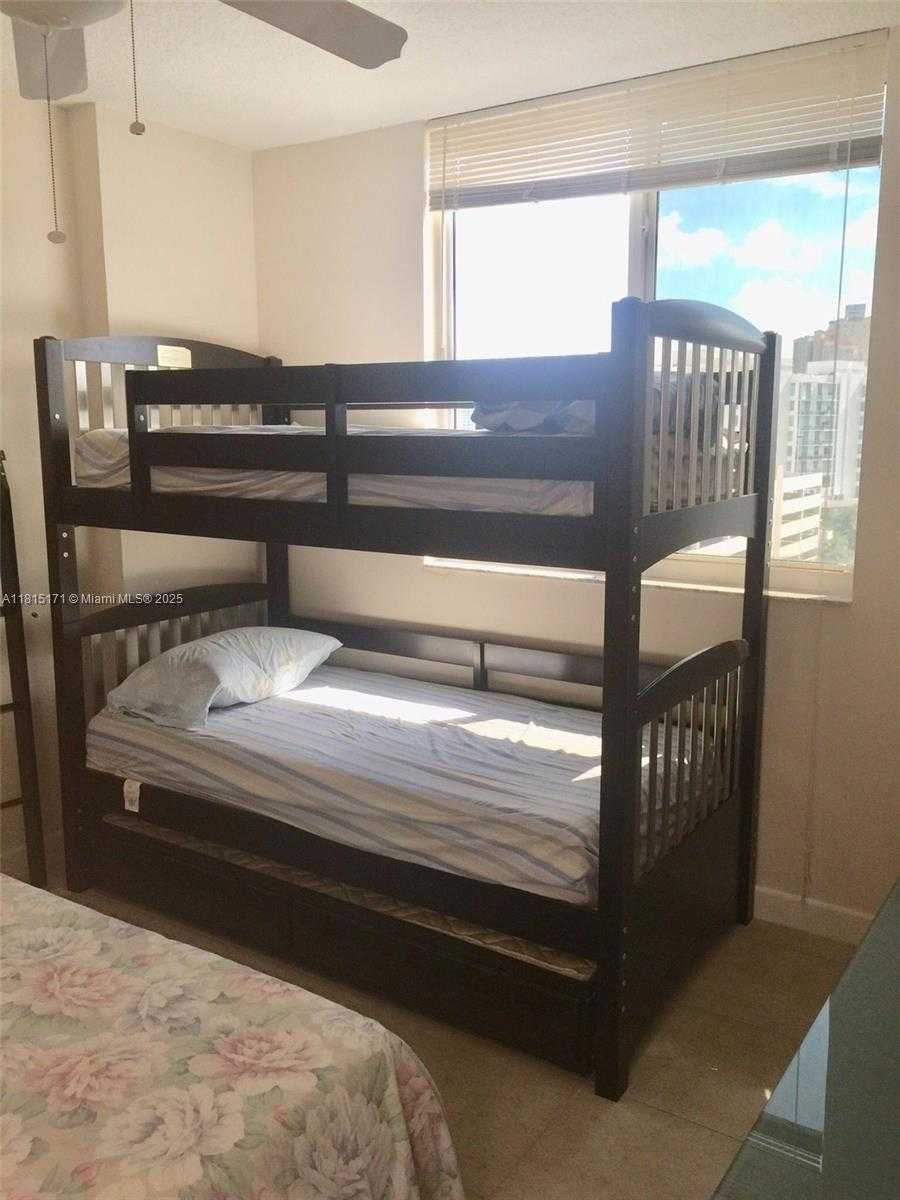 Imagen de Pequeño Objeto