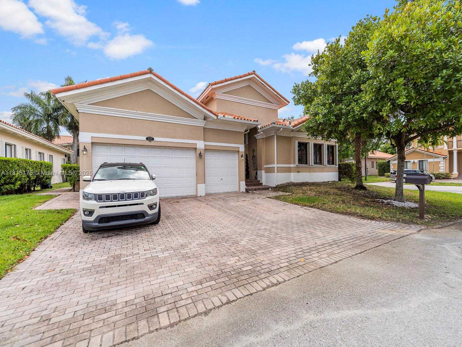 Small Image of 19385 SOUTH WEST 79TH CT, Cutler Bay Number 2