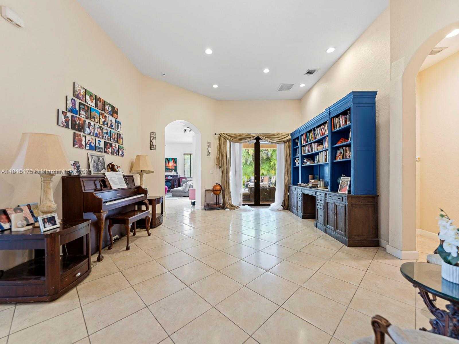 Small Image of 19385 SOUTH WEST 79TH CT, Cutler Bay Number 4