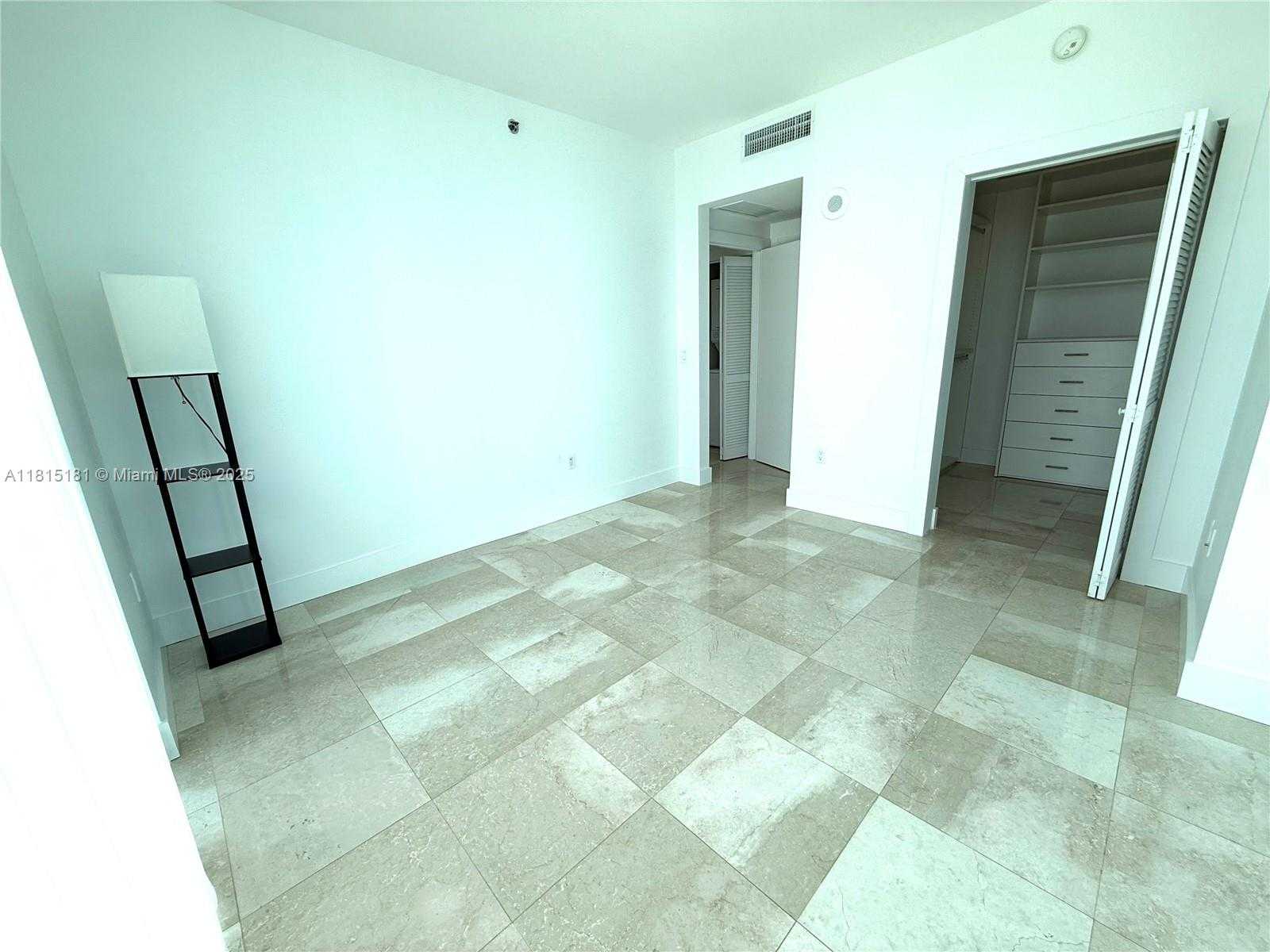 Small Image of 950 BRICKELL BAY DR #3601, Miami Number 11