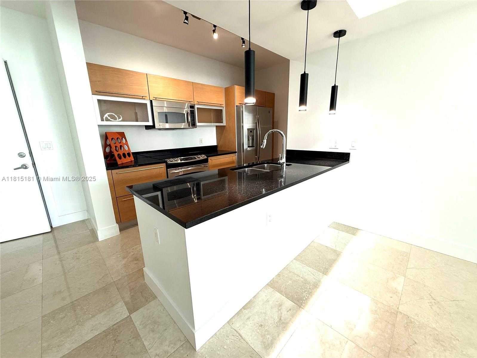 Small Image of 950 BRICKELL BAY DR #3601, Miami Number 2