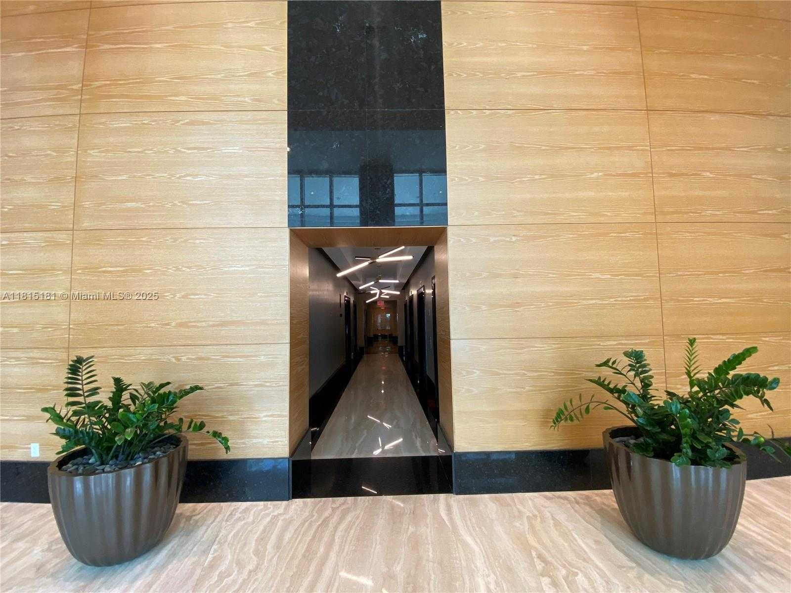 Small Image of 950 BRICKELL BAY DR #3601, Miami Number 22