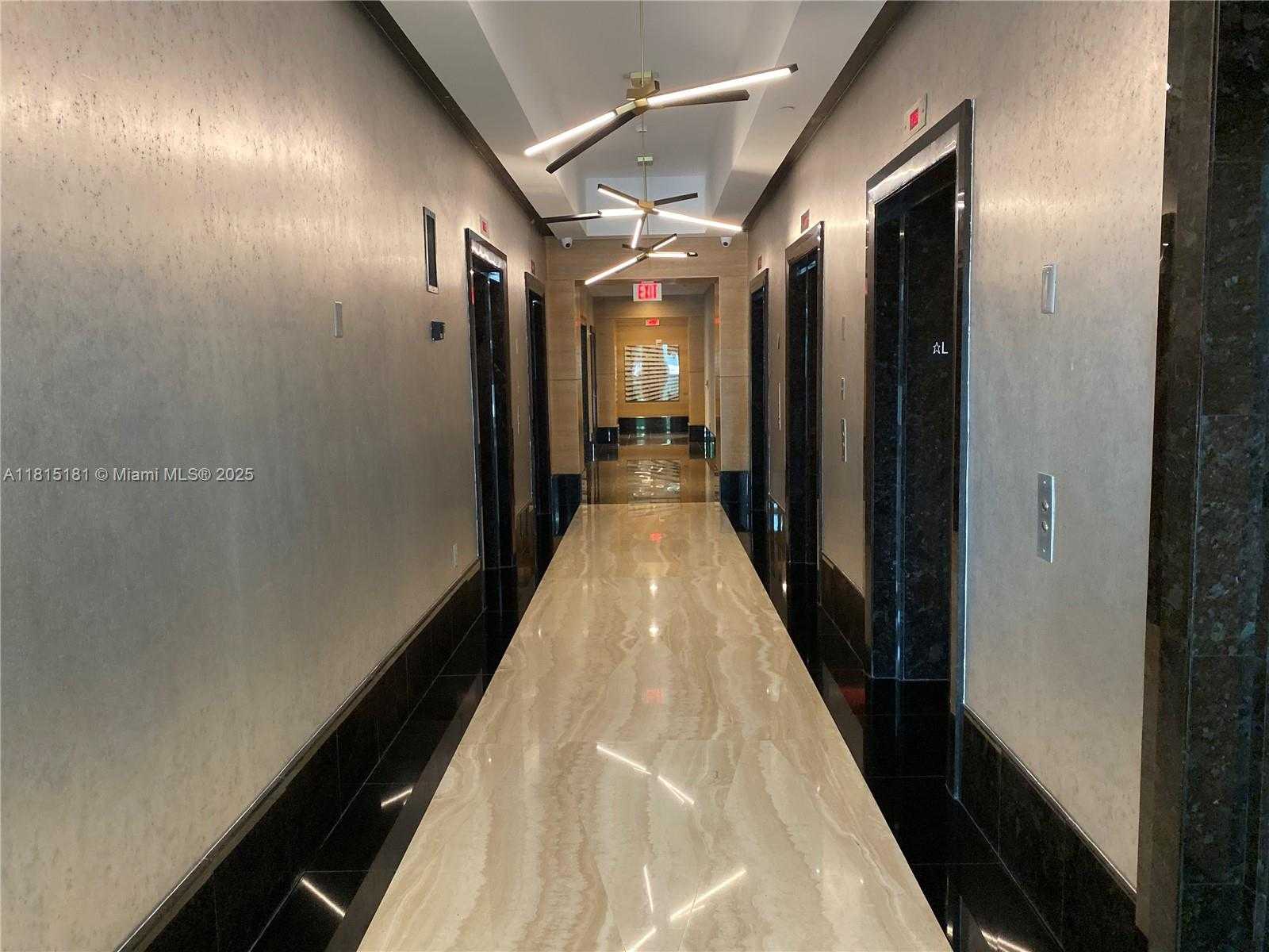 Small Image of 950 BRICKELL BAY DR #3601, Miami Number 23