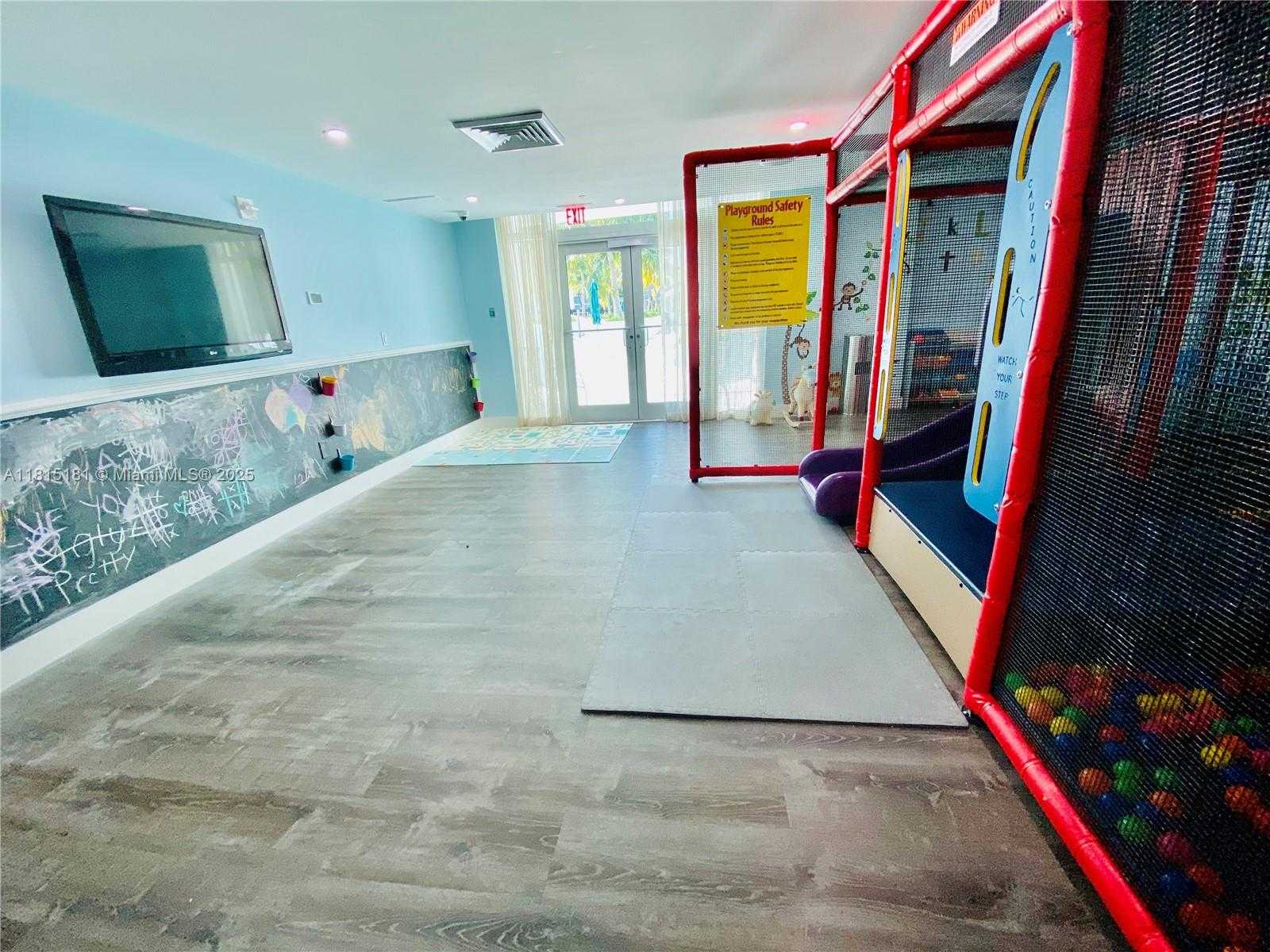 Small Image of 950 BRICKELL BAY DR #3601, Miami Number 35