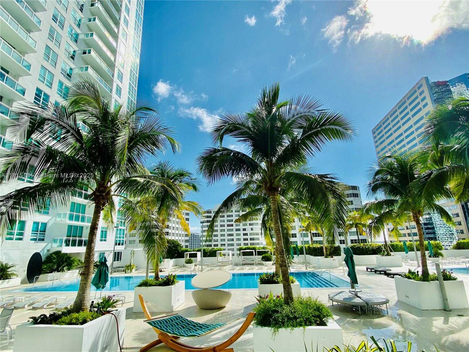 Small Image of 950 BRICKELL BAY DR #3601, Miami Number 45