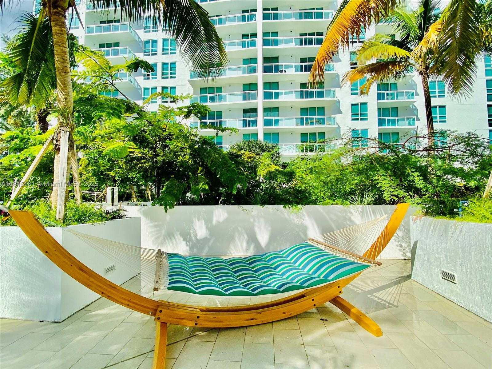 Small Image of 950 BRICKELL BAY DR #3601, Miami Number 47