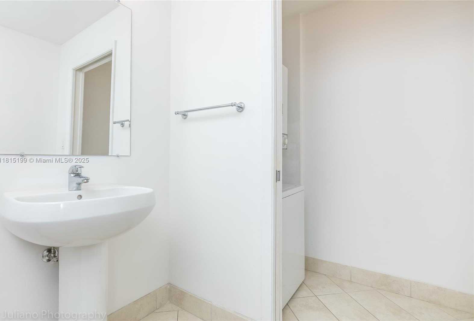 Small Image of 1900 NORTH BAYSHORE DR #3818, Miami Number 18