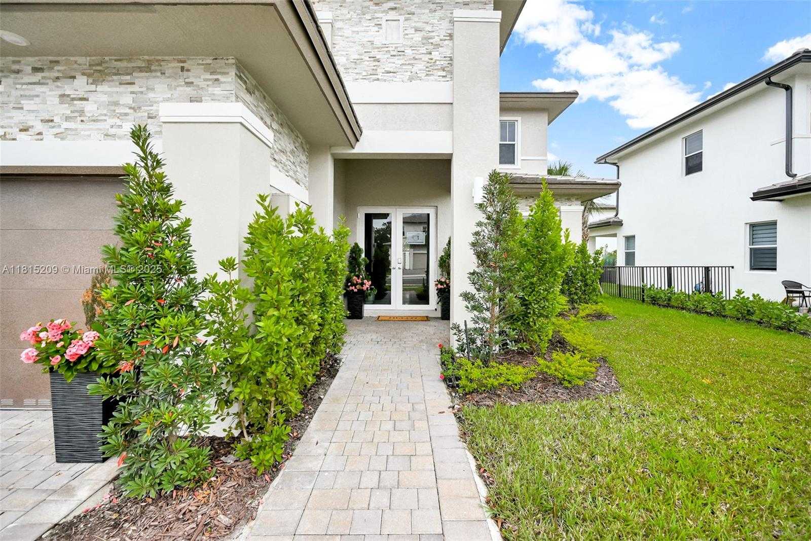 Small Image of 12228 SOUTH WEST 43RD ST #12228, Davie Number 4