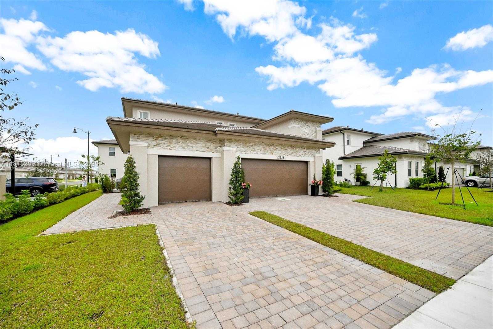 Small Image of 12228 SOUTH WEST 43RD ST #12228, Davie Number 9