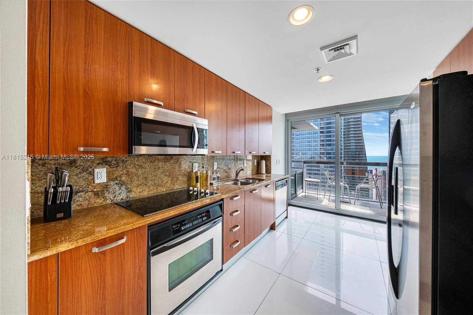 Small Image of 1395 BRICKELL AVE #3404, Miami Number 4