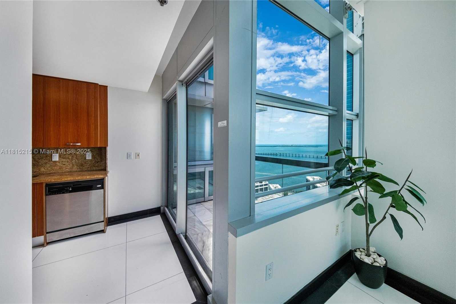Small Image of 1395 BRICKELL AVE #3404, Miami Number 58
