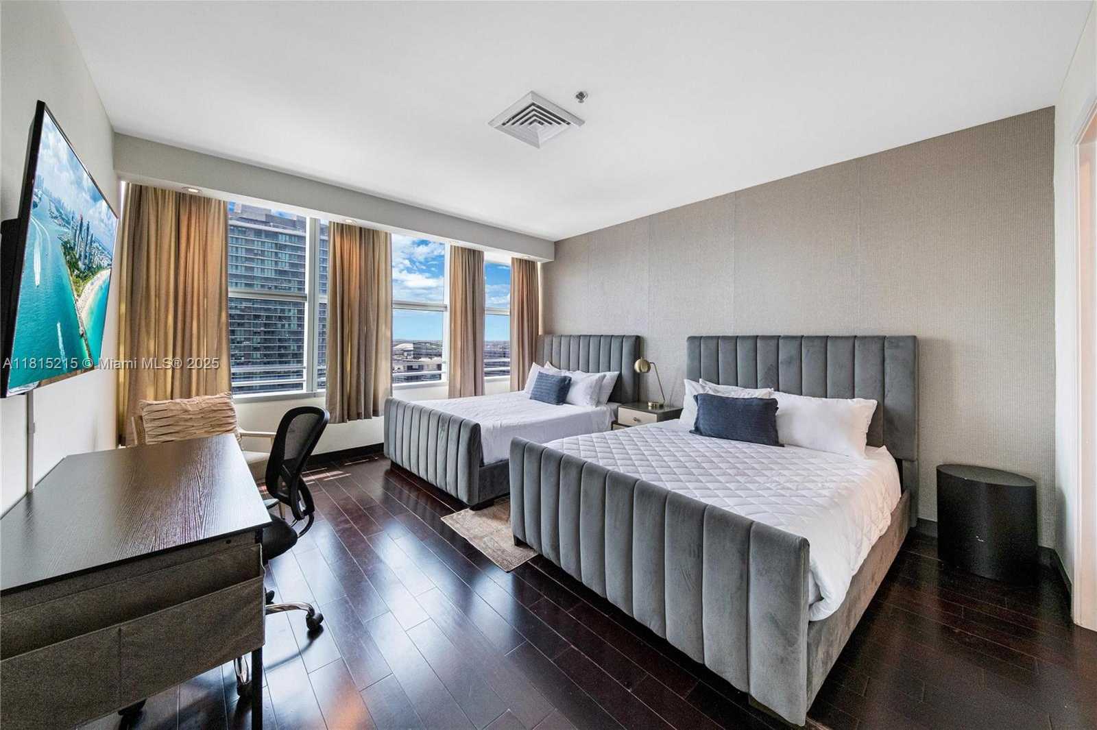 Small Image of 1395 BRICKELL AVE #3404, Miami Number 7