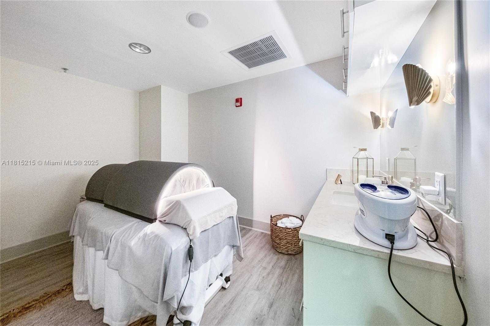 Small Image of 1395 BRICKELL AVE #3404, Miami Number 80