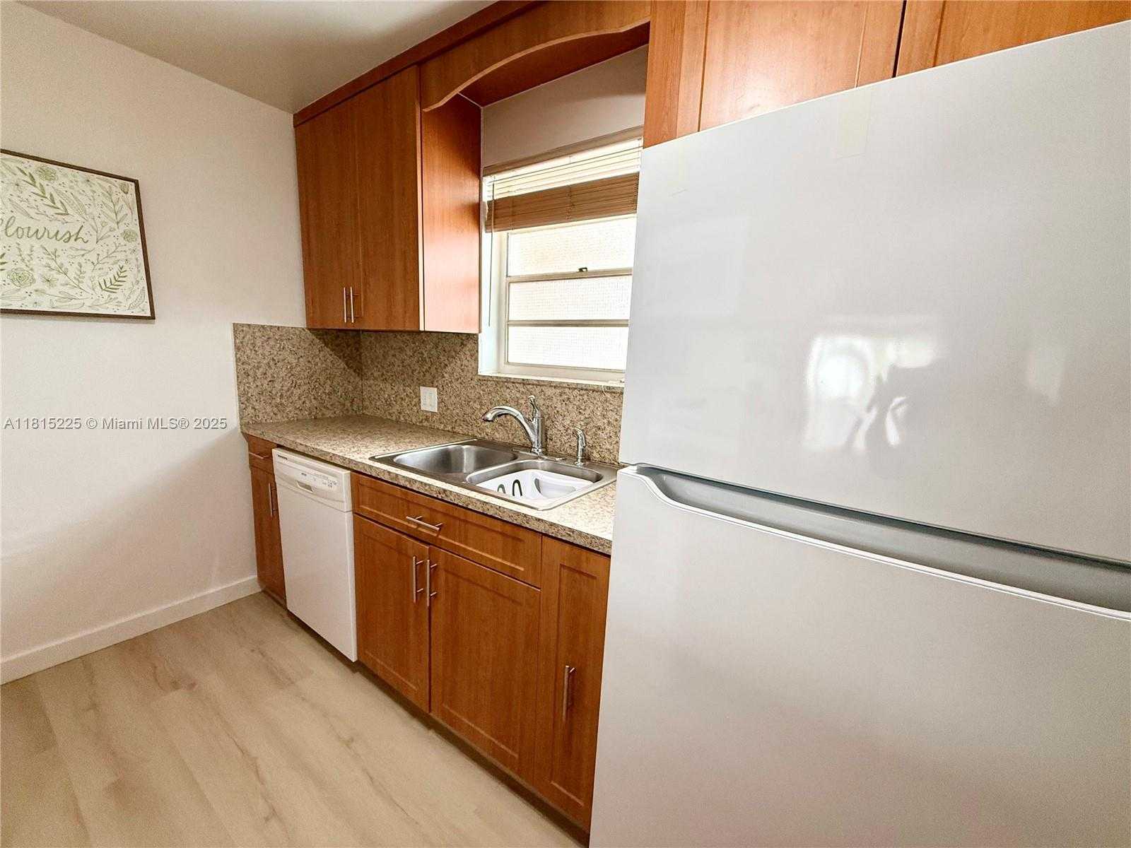 Small Image of 1235 MARIPOSA AVE #7, Coral Gables Number 11