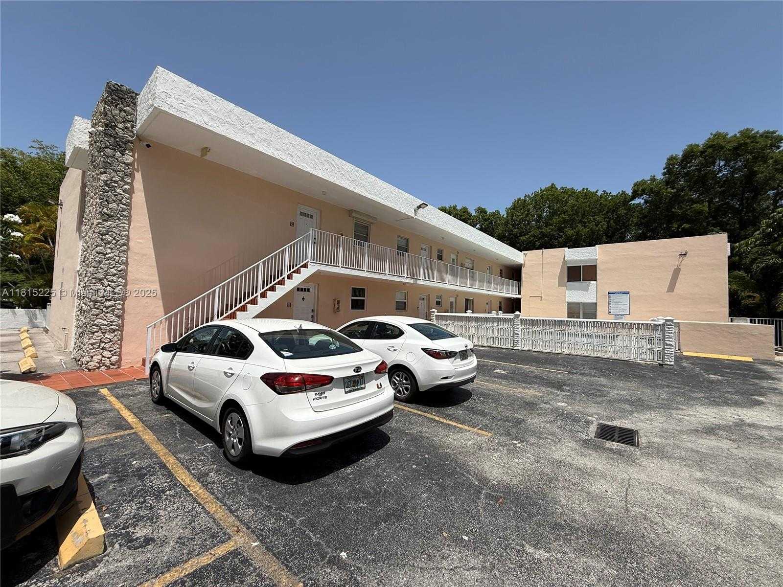 Small Image of 1235 MARIPOSA AVE #7, Coral Gables Number 18