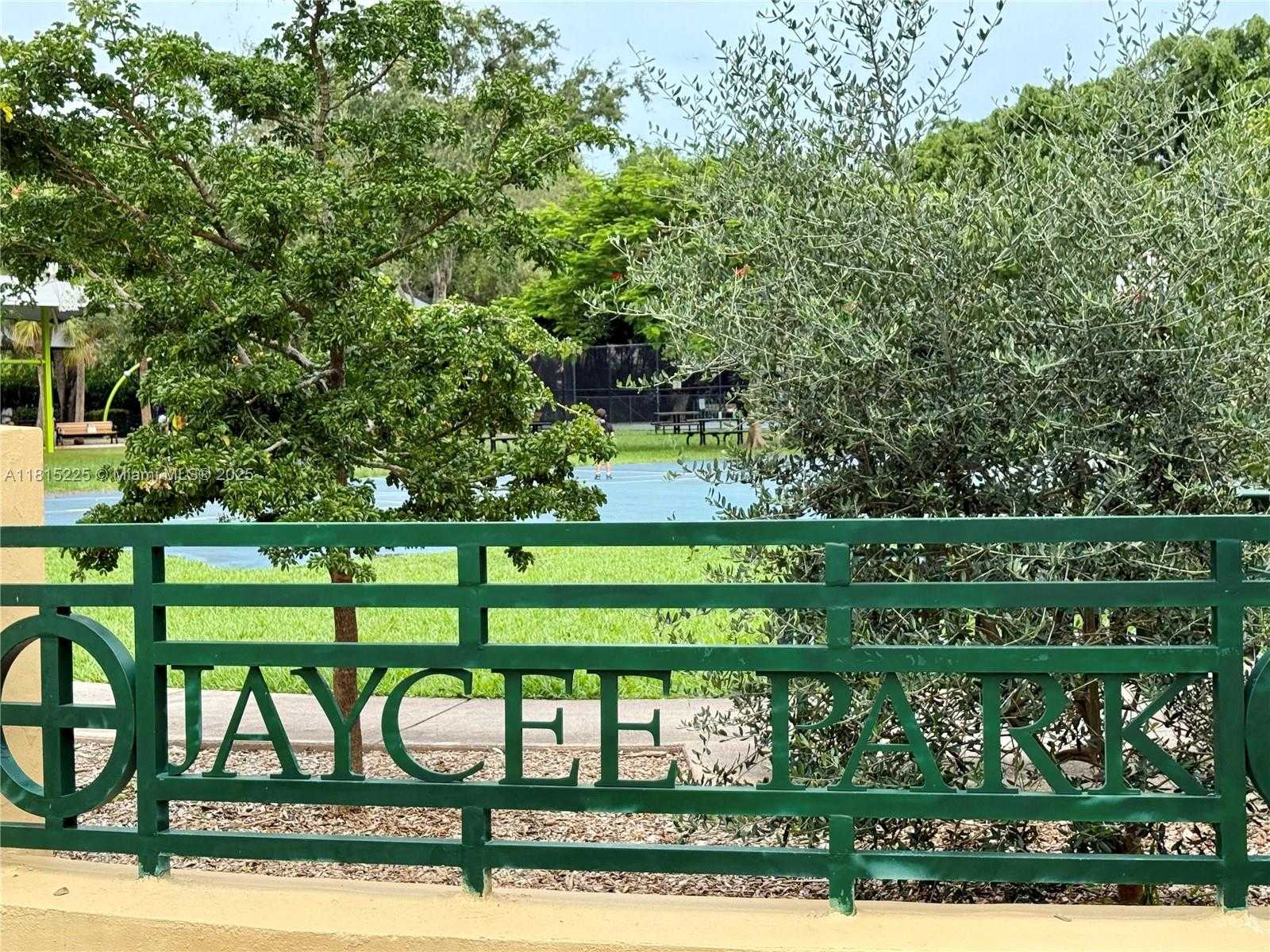 Small Image of 1235 MARIPOSA AVE #7, Coral Gables Number 24