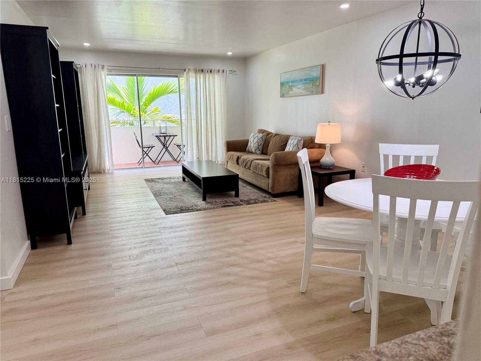Small Image of 1235 MARIPOSA AVE #7, Coral Gables Number 4