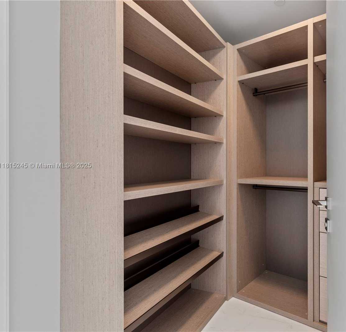 Small Image of 300 BISCAYNE BLVD WAY #1004, Miami Number 10