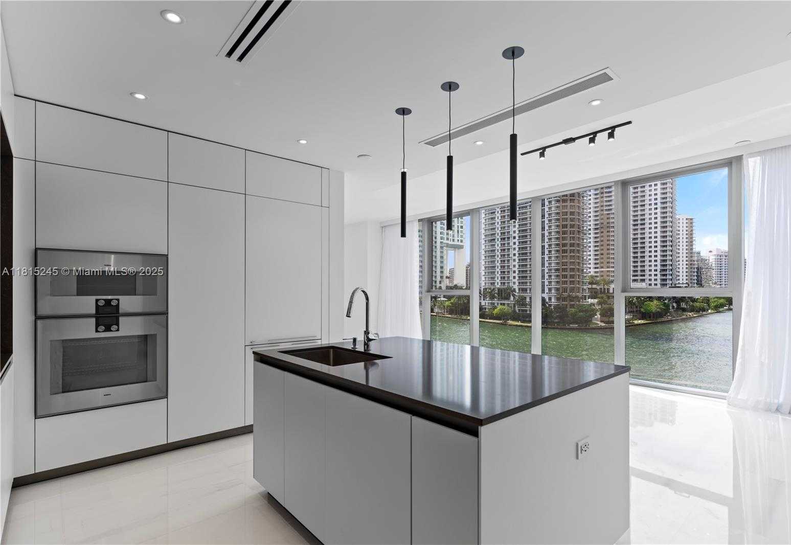 Small Image of 300 BISCAYNE BLVD WAY #1004, Miami Number 2