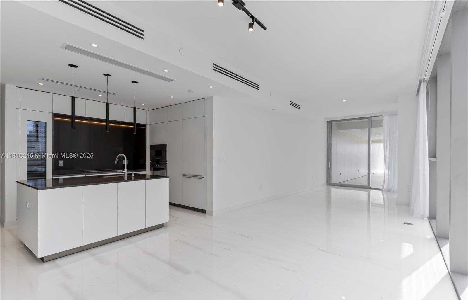 Small Image of 300 BISCAYNE BLVD WAY #1004, Miami Number 3