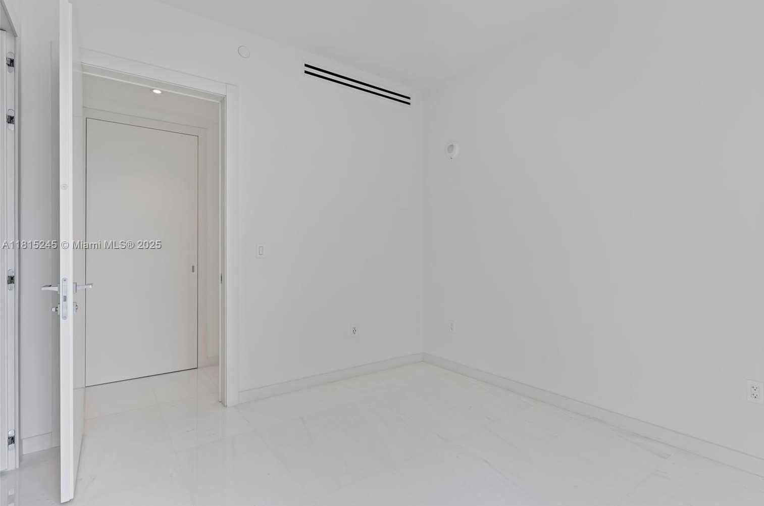 Small Image of 300 BISCAYNE BLVD WAY #1004, Miami Number 9
