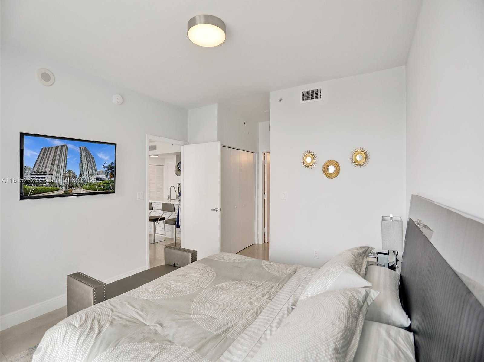 Small Image of 90 SOUTH WEST 3RD ST #2809, Miami Number 18