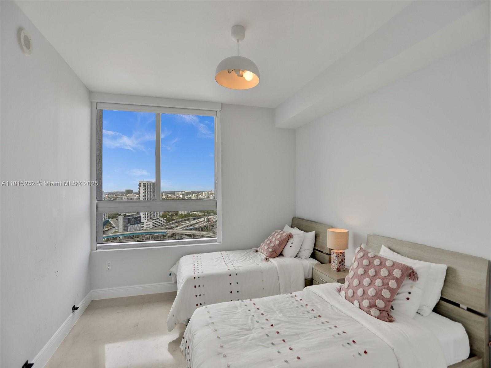 Small Image of 90 SOUTH WEST 3RD ST #2809, Miami Number 22