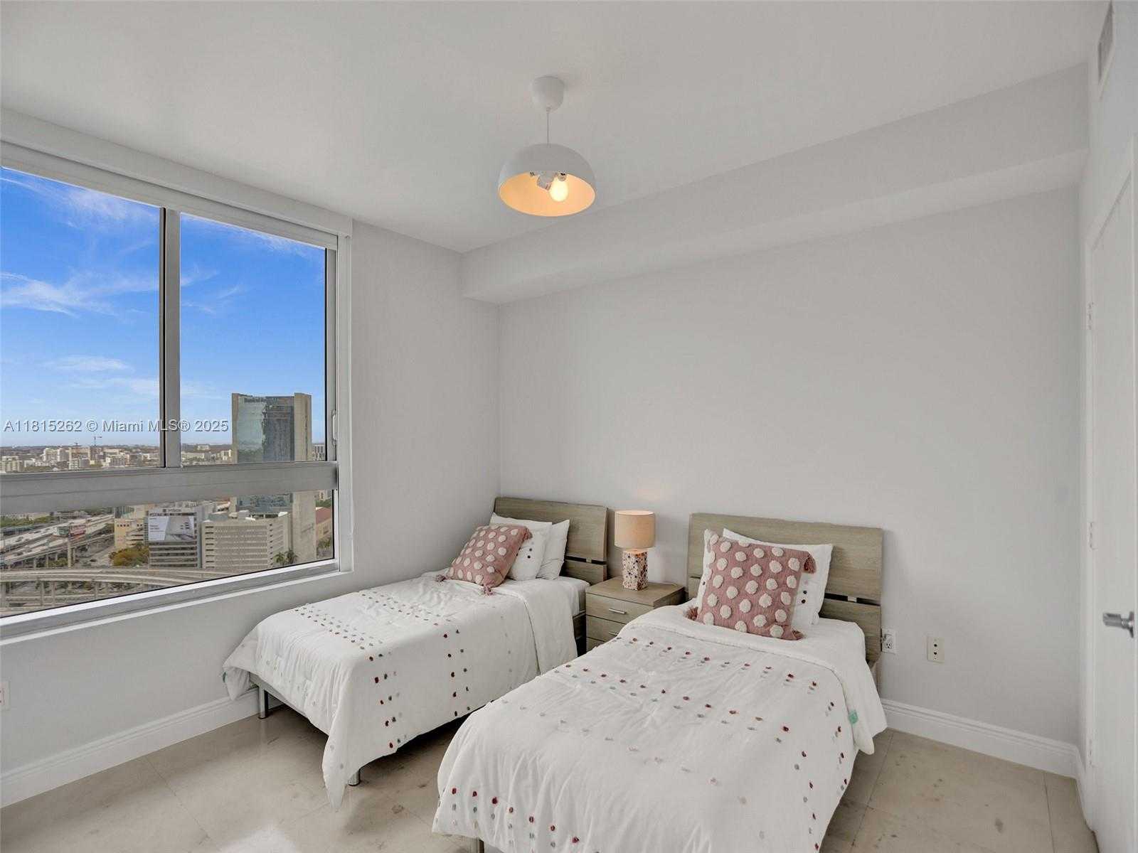 Small Image of 90 SOUTH WEST 3RD ST #2809, Miami Number 24