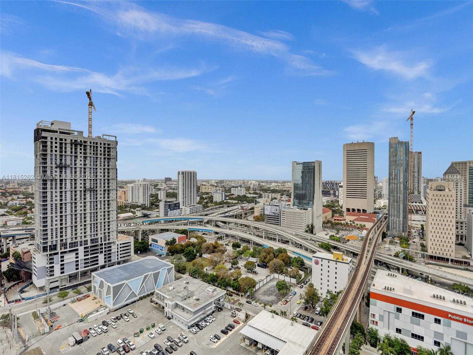 Small Image of 90 SOUTH WEST 3RD ST #2809, Miami Number 33