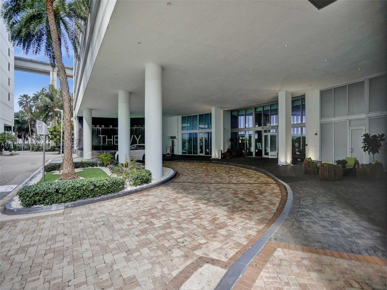 Small Image of 90 SOUTH WEST 3RD ST #2809, Miami Number 61