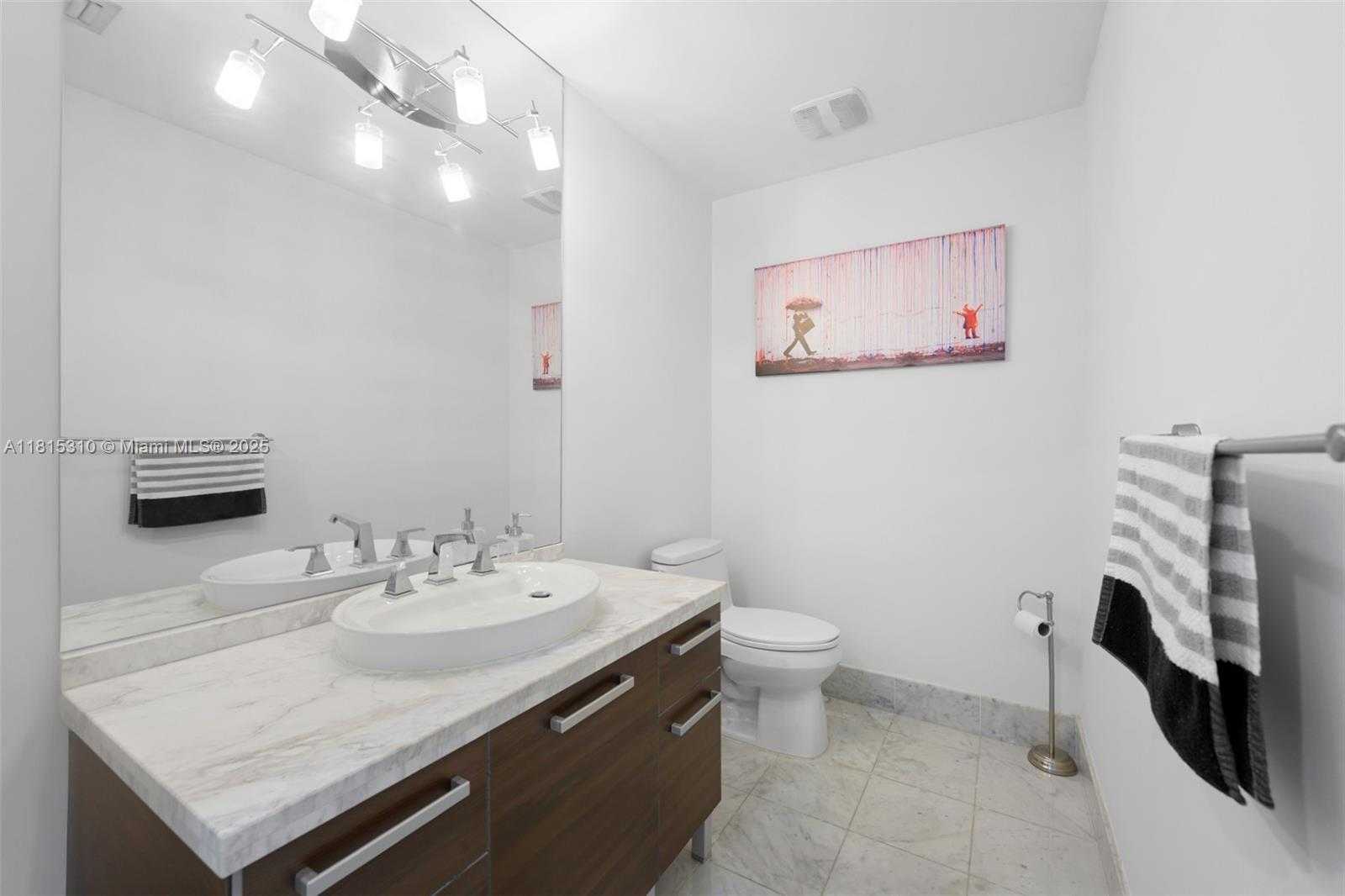 Small Image of 244 BISCAYNE BLVD #451, Miami Number 10