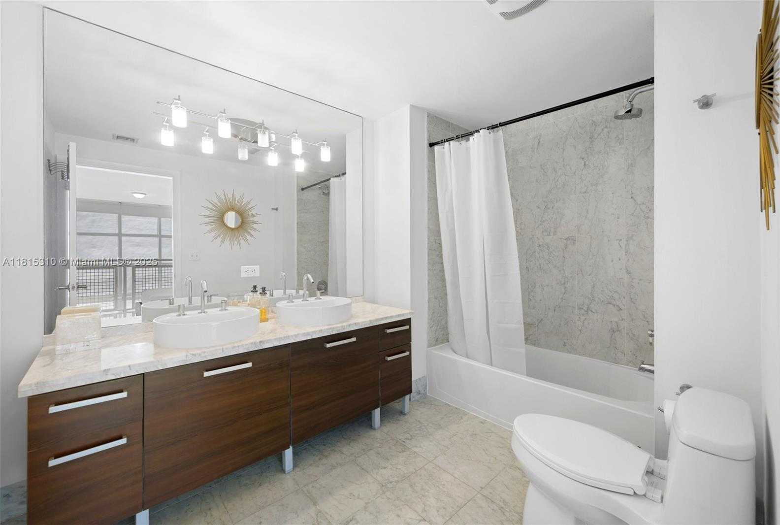 Small Image of 244 BISCAYNE BLVD #451, Miami Number 13