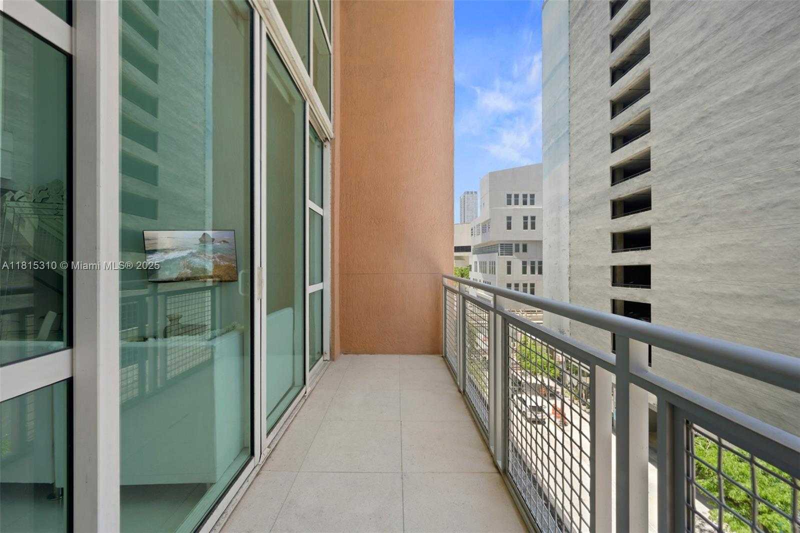 Small Image of 244 BISCAYNE BLVD #451, Miami Number 14