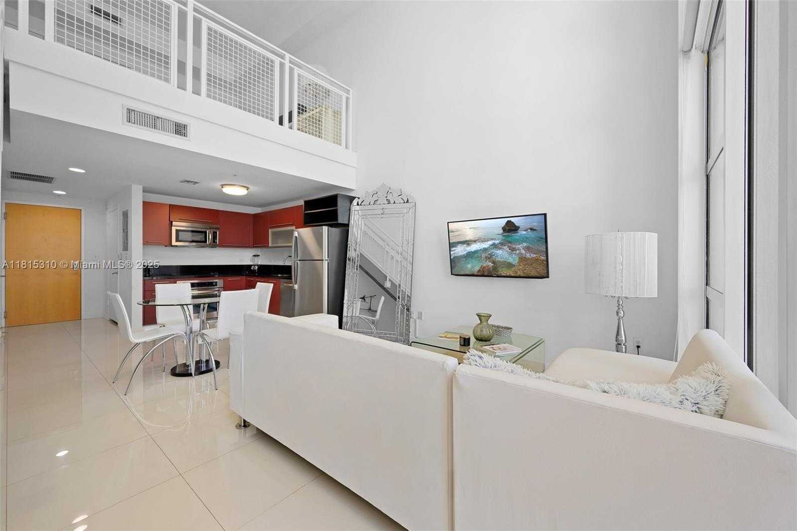 Small Image of 244 BISCAYNE BLVD #451, Miami Number 2