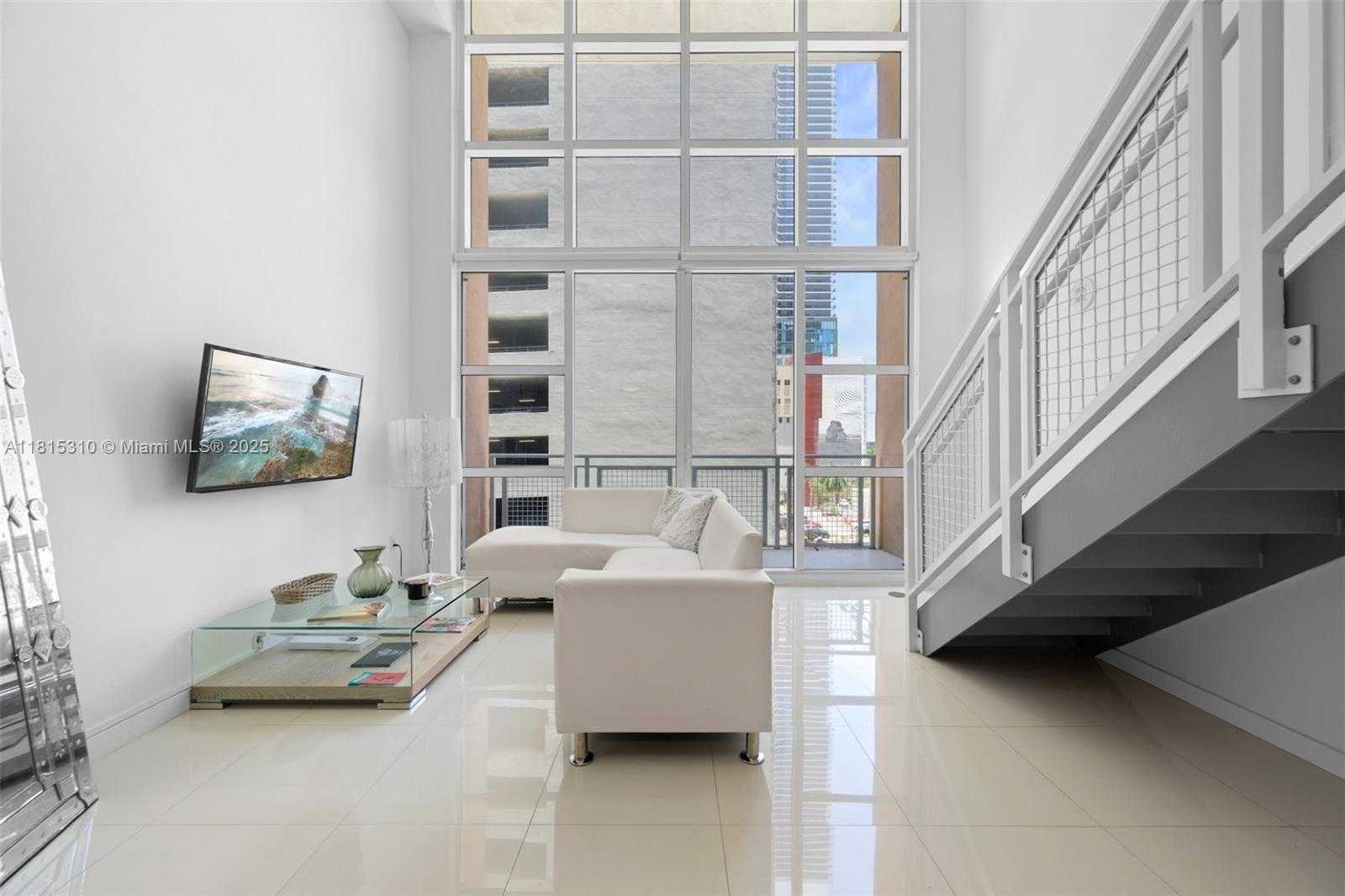 Small Image of 244 BISCAYNE BLVD #451, Miami Number 5