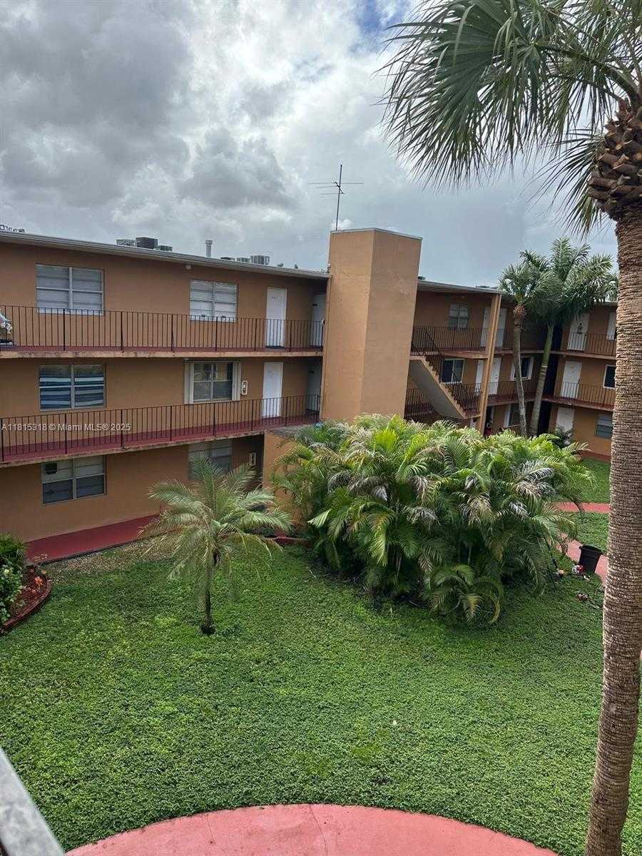 Small Image of 1230 WEST 54TH ST #325A, Hialeah Number 2
