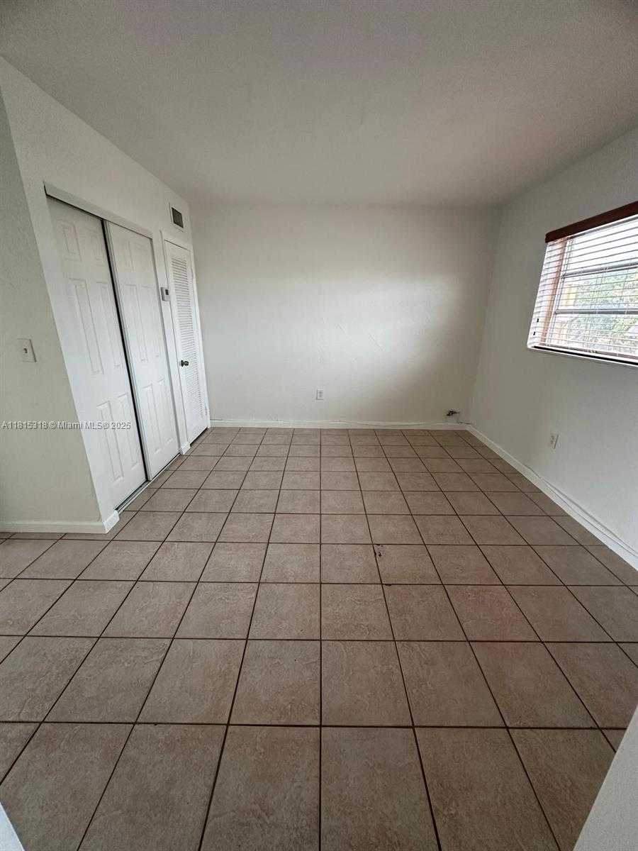 Small Image of 1230 WEST 54TH ST #325A, Hialeah Number 6