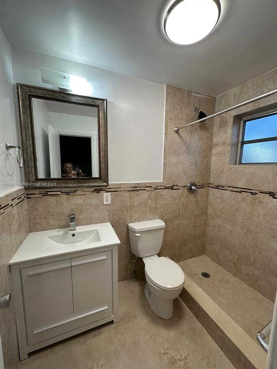 Small Image of 1230 WEST 54TH #325A, Hialeah Number 9