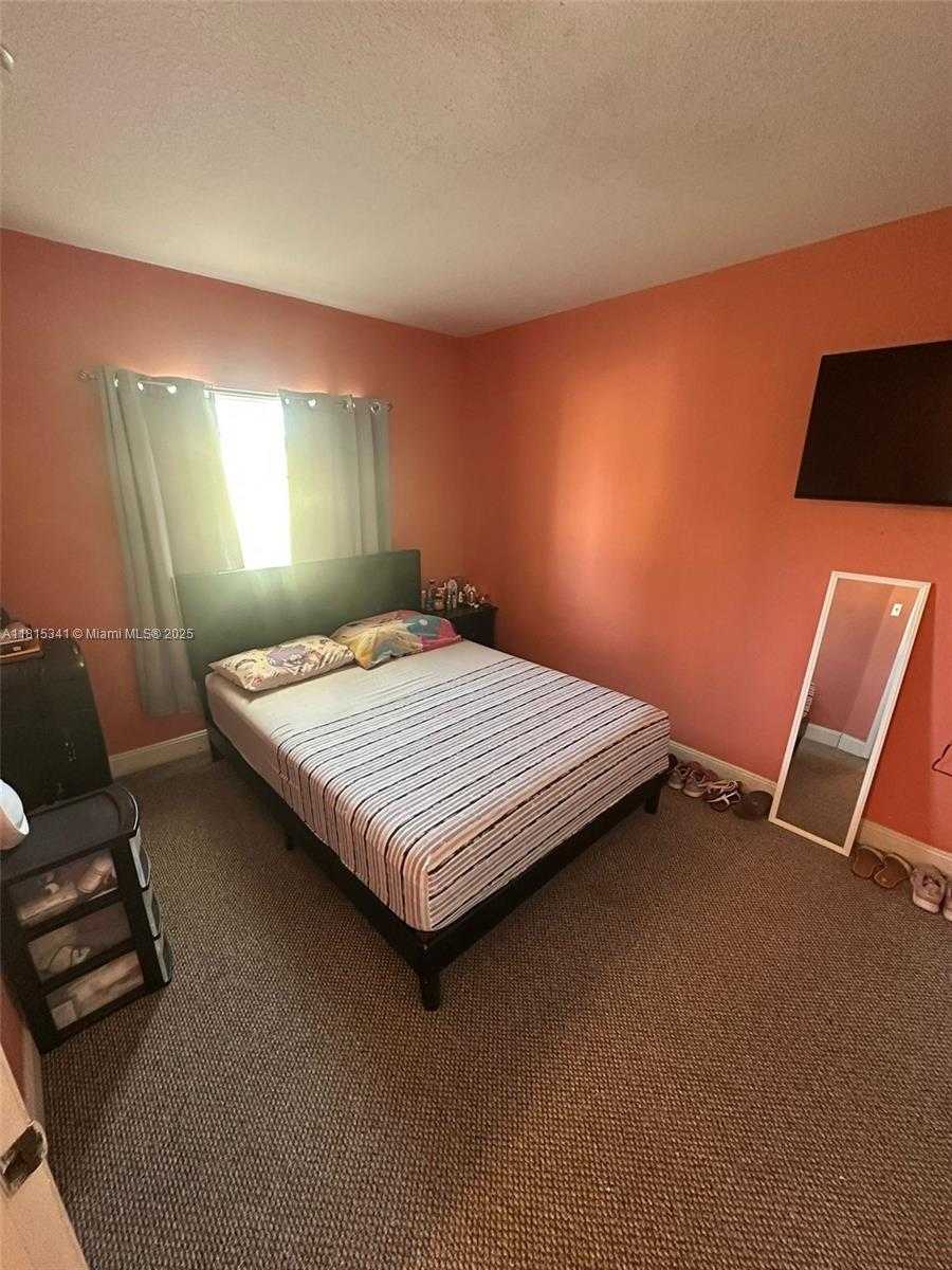 Small Image of Miami Number 18