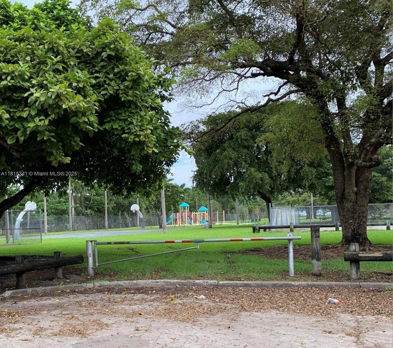 Small Image of Miami Number 22