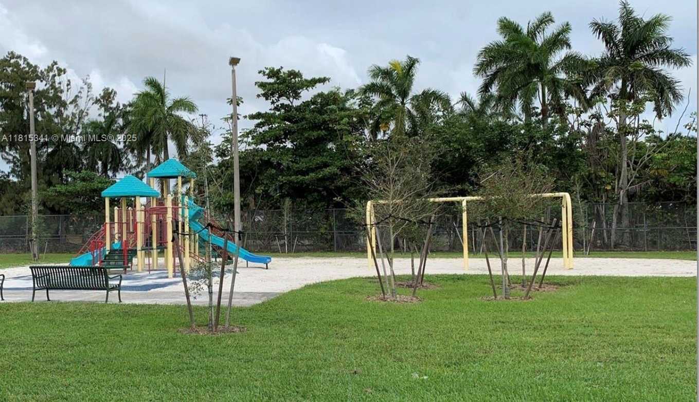 Small Image of Miami Number 23
