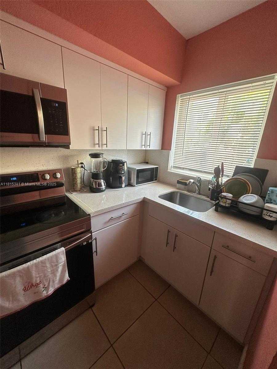 Small Image of Miami Number 6