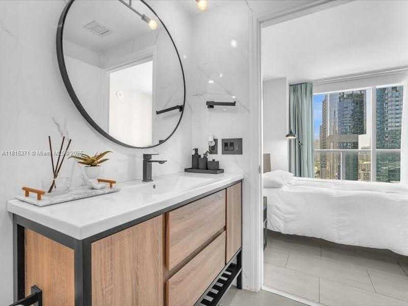 Small Image of 55 SOUTH EAST 6TH ST #2902, Miami Number 6
