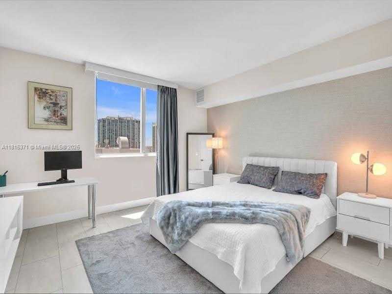 Small Image of 55 SOUTH EAST 6TH ST #2902, Miami Number 7