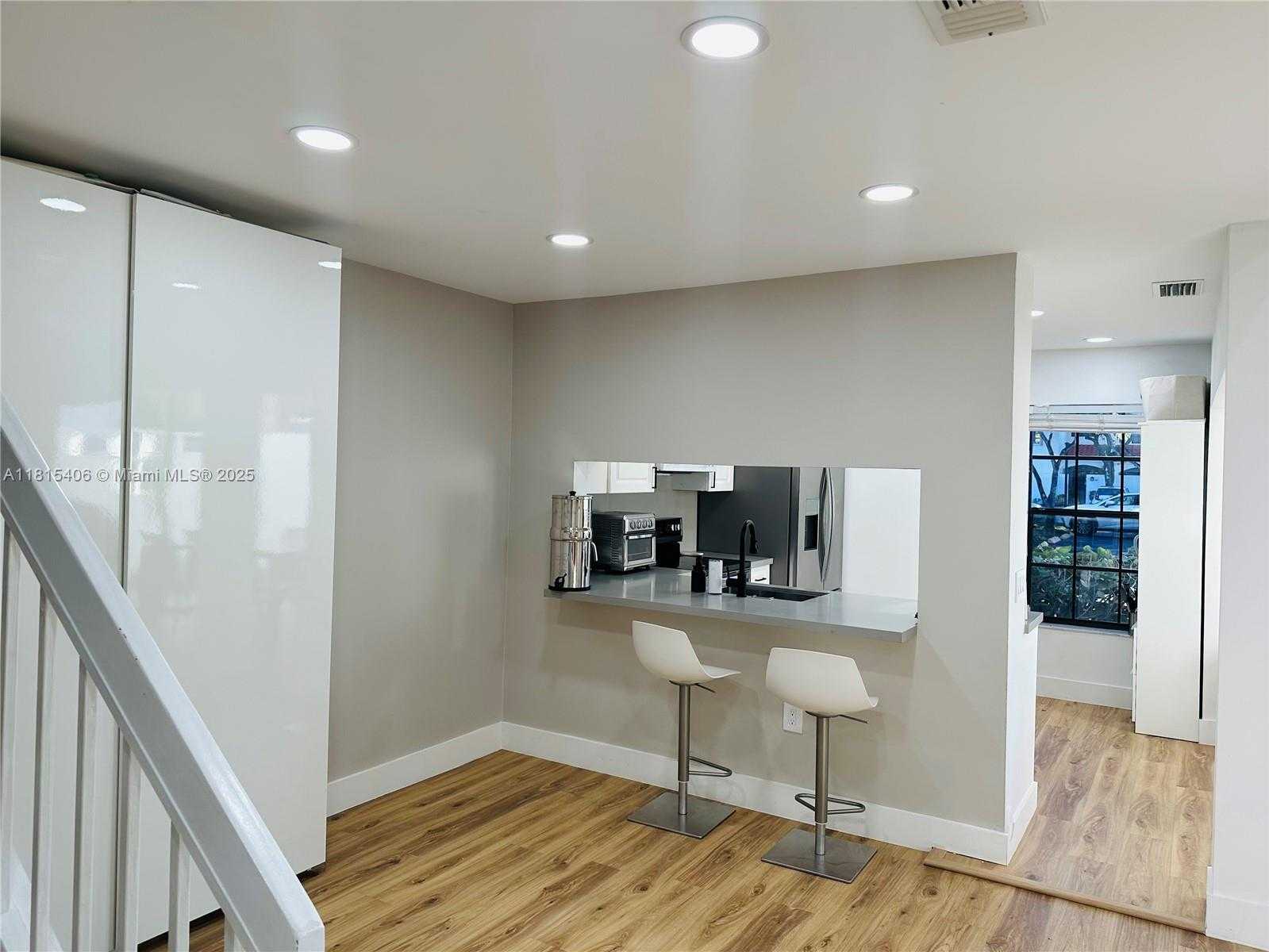 Small Image of 20903 LEEWARD CT #311-1, Aventura Number 11