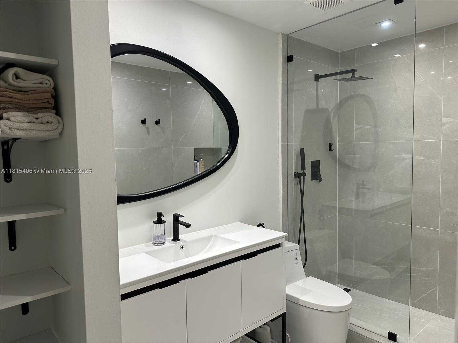 Small Image of 20903 LEEWARD CT #311-1, Aventura Number 13