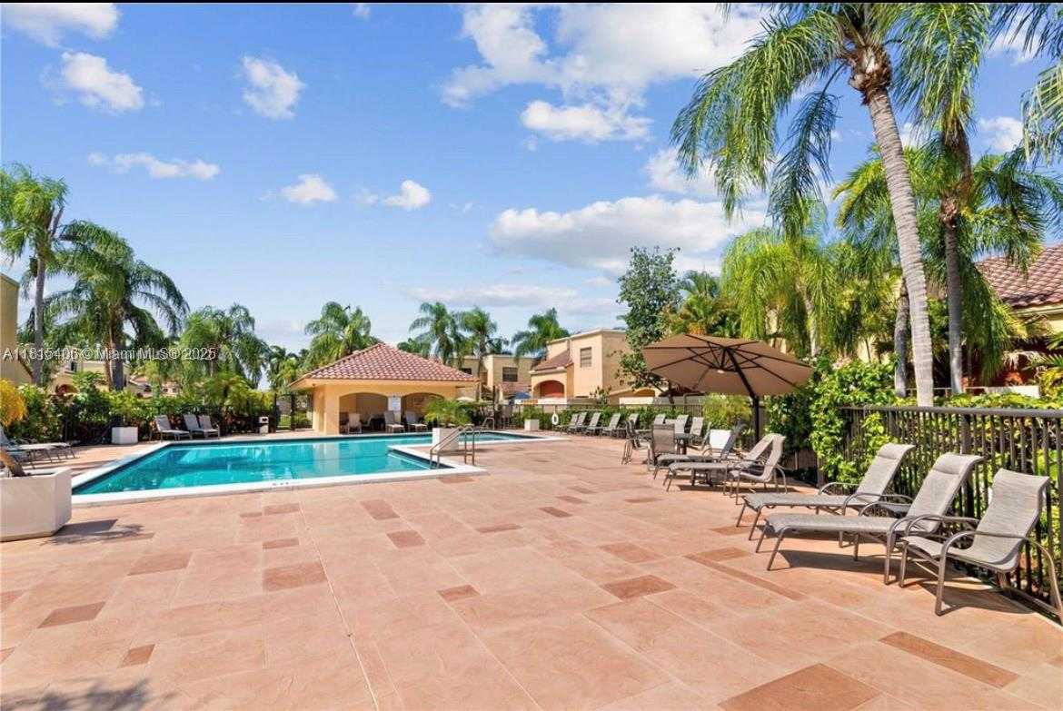 Small Image of 20903 LEEWARD CT #311-1, Aventura Number 19